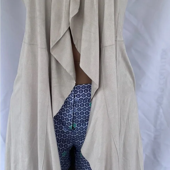 Dolce Cabo Tan Drape Vest - Picture 3 of 12